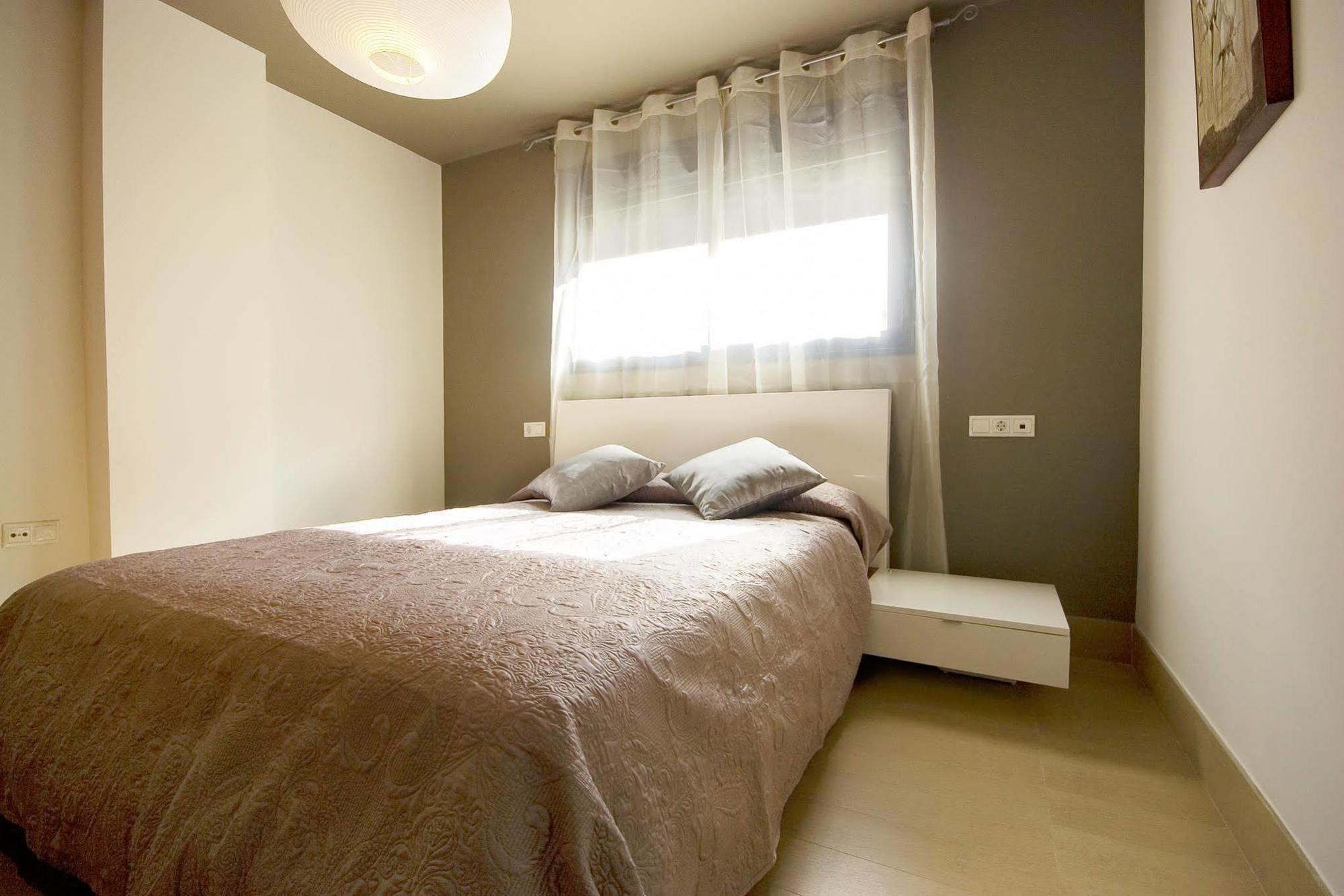 Apartamentos 16:9 Suites Almería Extérieur photo