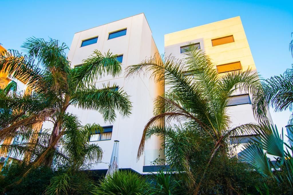 Apartamentos 16:9 Suites Almería Extérieur photo